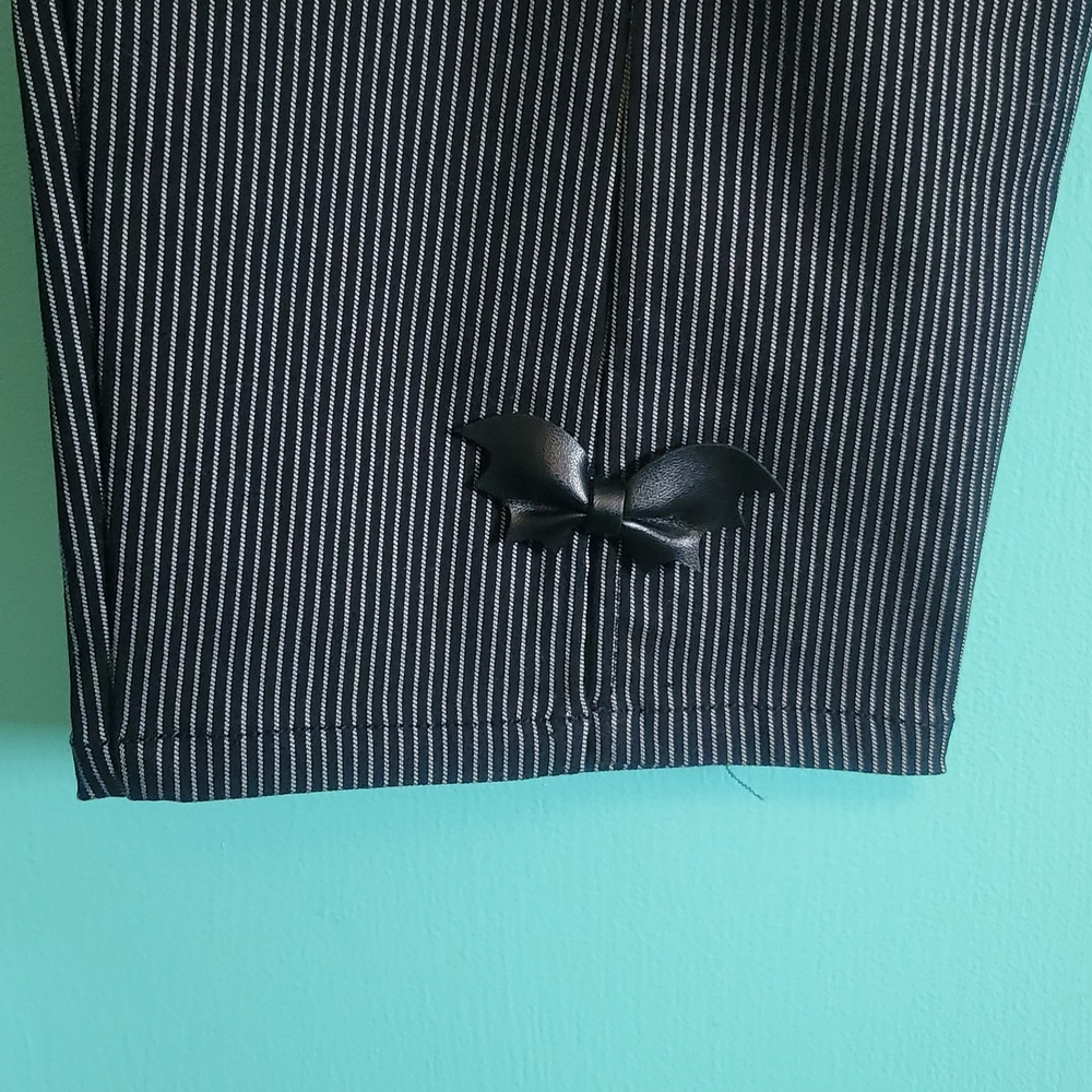 Hell Bunny Women's Black Pinstripe Capris - Picture 3 of 5